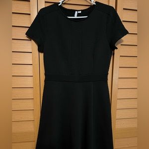Elle black dress
